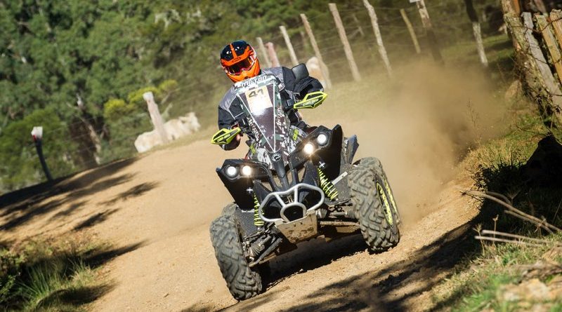 Prova de motocross reúne pilotos do Brasil e da França no extremo norte do  país, ap