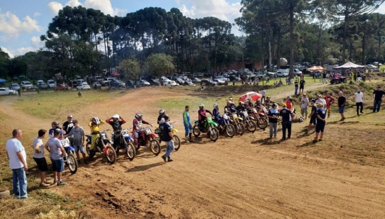 Motocross dos Pioneiros é realizado com sucesso em Rio Negro (PR)