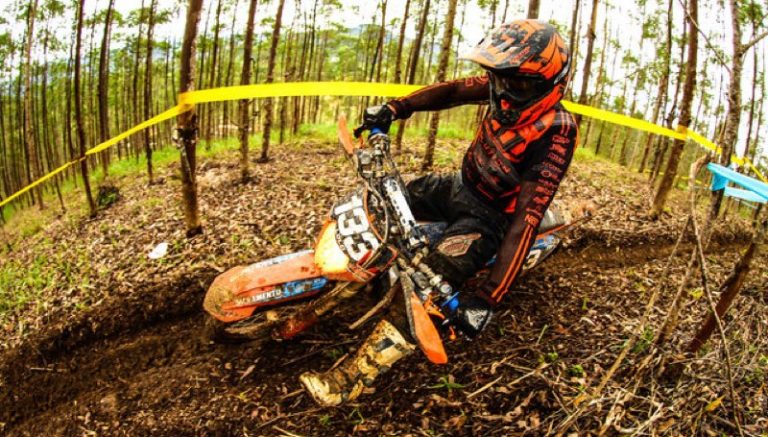 Lolo Anton vence mais uma e abre vantagem no Catarinense de Enduro FIM