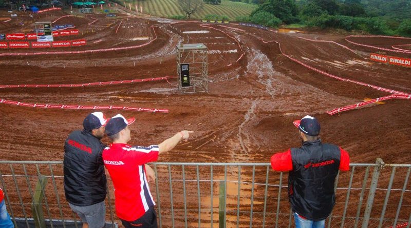 Abertura do Brasileiro de Motocross é cancelada por conta da chuva