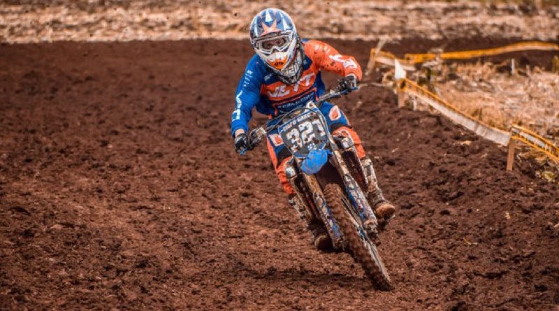 Mini Piloto de Motocross de Nova Aurora é destaque no Paraná