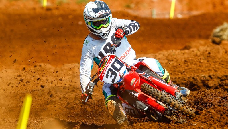 Jetro Salazar (MX1) e Leonardo Souza (MX2) fecham corridas da sexta etapa  do Brasileiro de Motocross na segunda posição