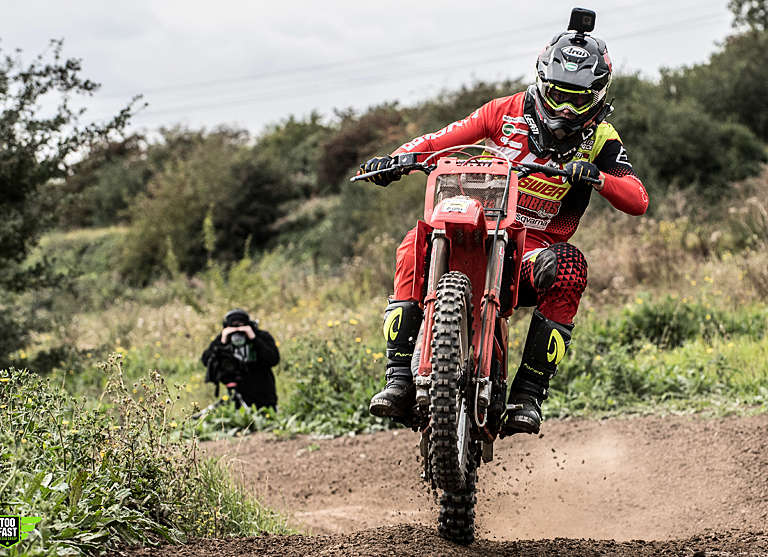 Vídeo Motocross - Épica corrida de 125cc 2 Tempos na Inglaterra - MotoX