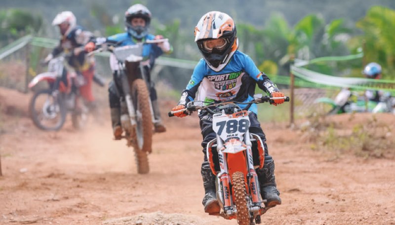 Mulher Da Show na Trilha de Moto 