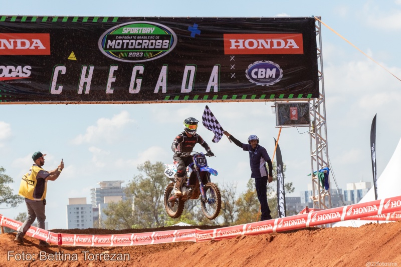 Ao vivo: corrida da MX3 no Brasileiro de Motocross 2018 em Extrema - MG -  MotoX