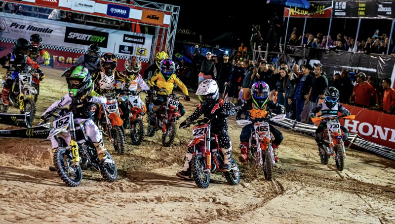 Brasileiro de Motocross AO VIVO, corridas do domingo - Show Radical