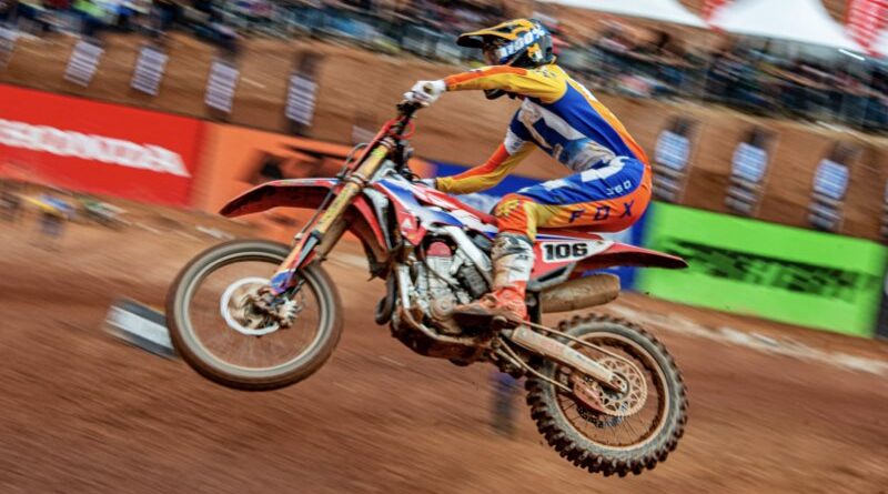 Ao vivo: corrida da MX3 no Brasileiro de Motocross 2018 em Extrema - MG -  MotoX