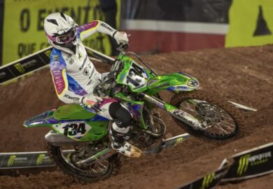 Kawasaki acelera com força total na estreia da temporada 2025 do Arena Cross, que começa no Festival Interlagos