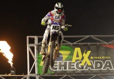 Enzo Lopes garante vitória da Yamaha na categoria principal do Arena Cross Brasil 2025