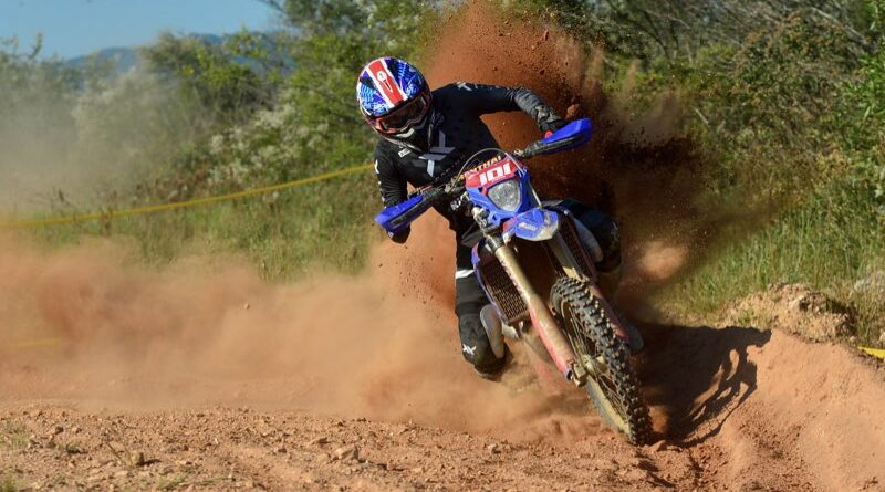 Rinaldi abre temporada do Brasileiro de Enduro com vitória na geral Elite, em Itajaí/SC
