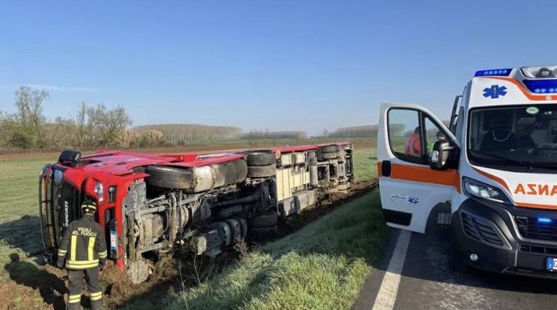 MUNDIAL DE MOTOCROSS: Acidente com o caminhão da equipe Ducati Beddini Racing