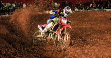 Após duas etapas, Honda segue líder e protagoniza disputas da principal categoria do Arena Cross 2026