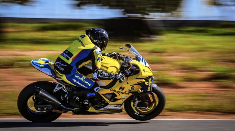 Moto1000GP: Em Curvelo, Theo Manna escala o pelotão: de último ao pódio e mantém Top-3 do campeonato