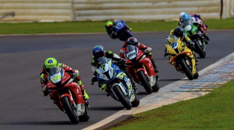 MOTO1000GP reúne mais de 130 pilotos e sete categorias neste sábado em Interlagos