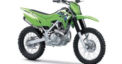 FOTOS: Kawasaki apresenta nova família KLX230 desenvolvida para diferentes terrenos e diferentes perfis de motociclistas