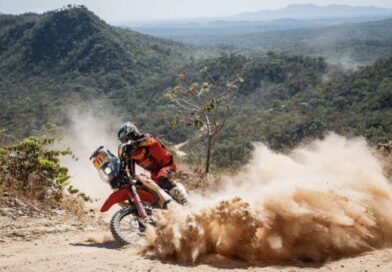 Nas primeiras posições das motos, pilotos Honda avançam para reta final do Sertões 2026