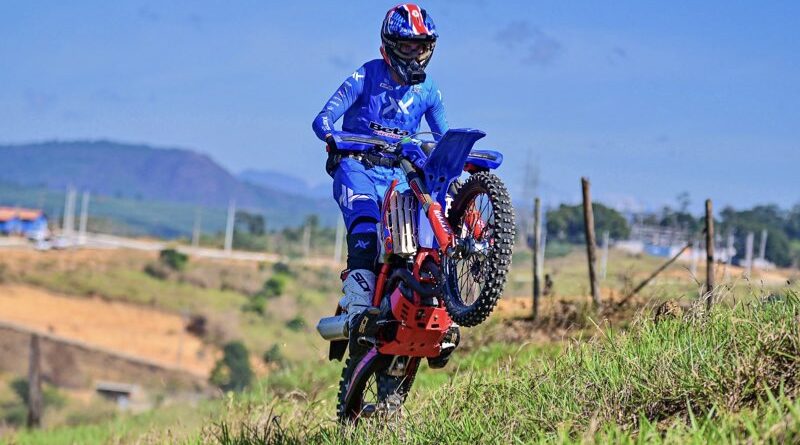 Danilo Sfalsim disputa a quinta prova do Campeonato Brasileiro de Enduro em São José da Barra em busca de pontos decisivos na reta final da temporada